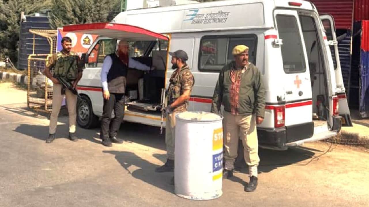 Ganderbal Police, Anti-Drug Trafficking, X-Ray Scanning, Courier Parcel Check, Pandach Naka, Joint Operation, CRPF, Drug Free Society, J&K Police, Excise Department, नशा तस्करी, Jammu Kashmir Latest News, jammu kashmir news, Jammu Kashmir news, jammu kashmir news in hindi, zee jk ladakh,