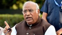Mallikarjun Kharge : जम्मू कश्मीर पहुंचे मल्लिकार्जुन खरगे, भाजपा पर बोला हमला !