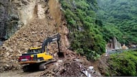 Reasi Landslide : रियासी में शिव गुफा के पास भूस्खलन से दो लोगों की मौत!