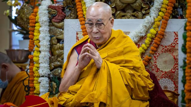 Dalai Lama : दो दिन की देरी से जंस्कार पहुंचे दलाई लामा, लोगों ने गर्मजोशी से किया स्वागत!
