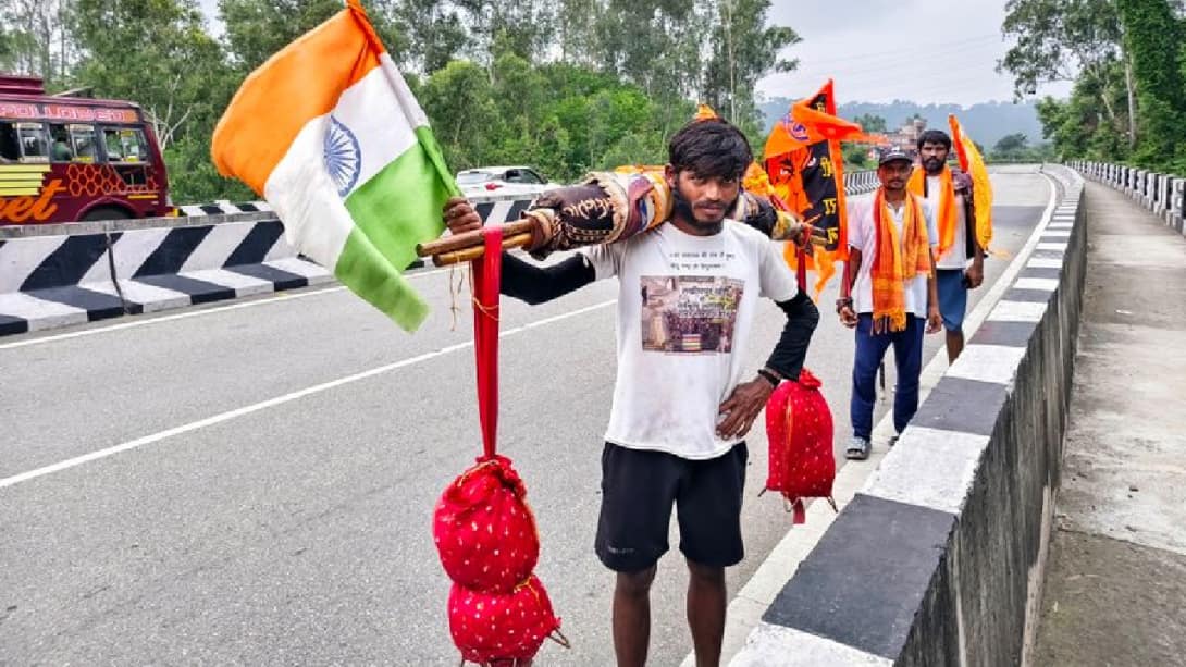 भक्ति की मिसाल: 7000 KM पैदल चलकर अमरनाथ पहुंचे हरनाम प्रसाद!